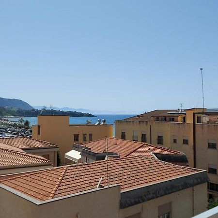 Casa Floridea -Mediterranea Sicilia Apt Cefalù Buitenkant foto