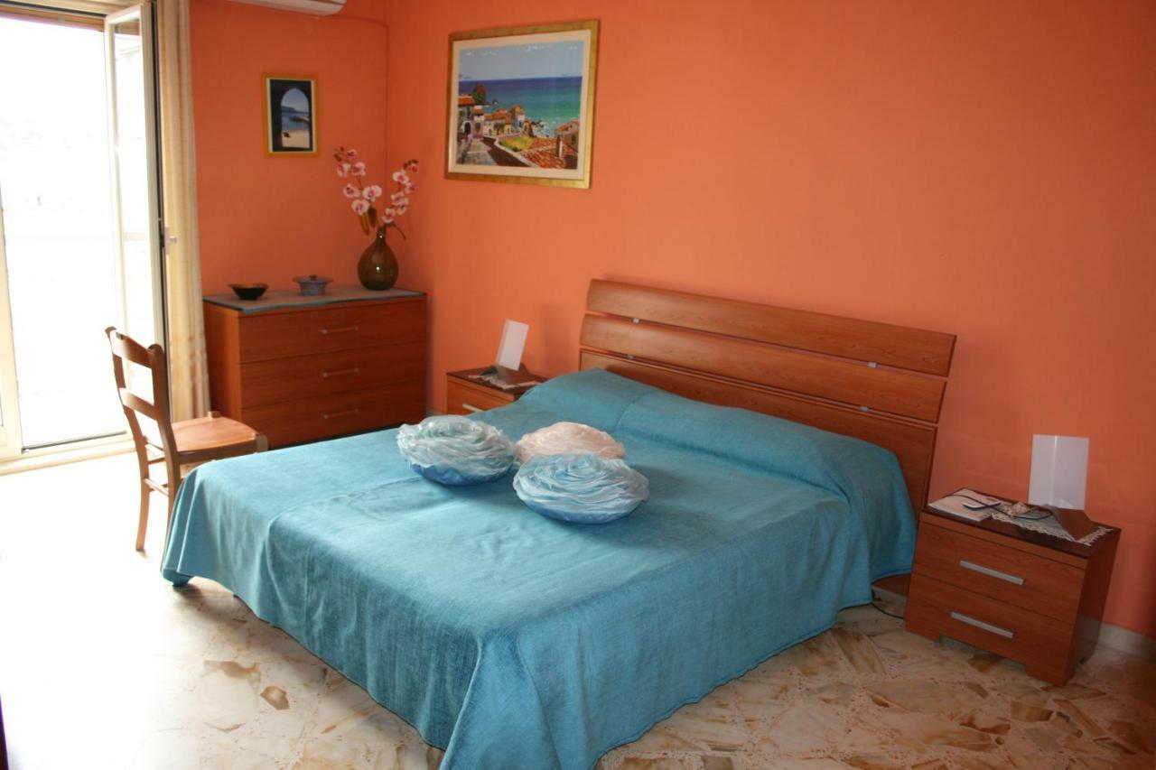 Casa Floridea -Mediterranea Sicilia Apt Cefalù Buitenkant foto